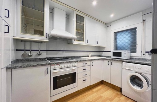 Sant Pol De Mar Appartement | Appartement avec piscine à 300m plage et gare