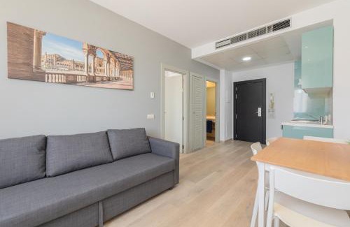 Bormujos Appartement | Apartment with free parking and pool