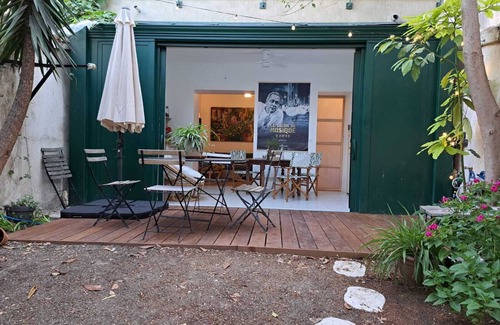 Notre-Dame du Mont Appartement | Apartment with garden in the heart of Cour Julien, Marseille