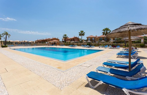 Atalaia Appartement | Appartement avec piscine commune chauffée, vue sur le golf, chaînes Sky Sport et accès au spa