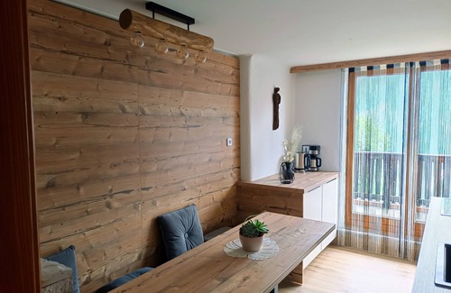 Dellach im Drautal Appartement | Apartment with mountain views. Newly renovated apartment with terrace and balcony.