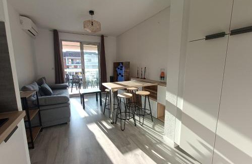 Tamaris Appartement | Apartment with pool near the beach