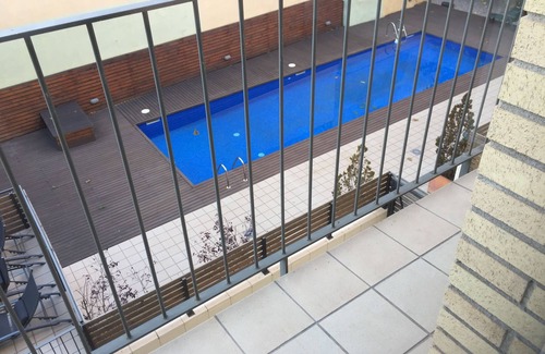 Sant Andreu de Palomar Appartement | Apartment with pool and parking in Barcelona, ideal for families.