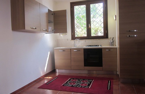 Sermoneta Appartement | Les chambres peintes: Appartement Ninfa, cour médiévale restaurée, piscine