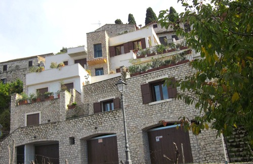 Sermoneta Appartement | Les chambres peintes: Appartement Ninfa, cour médiévale restaurée, piscine