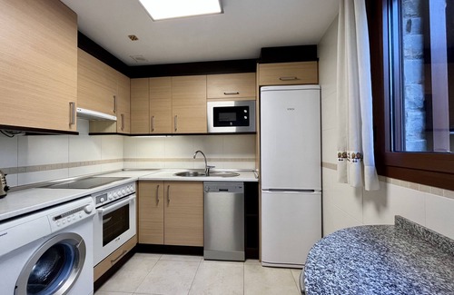 Villanua Appartement | Appartement avec jardin privé