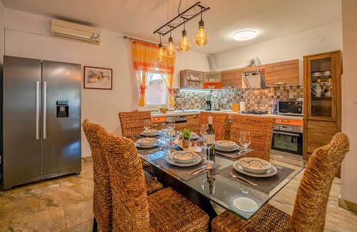Jursici Appartement | Maison familiale avec piscine privée, petit paradis