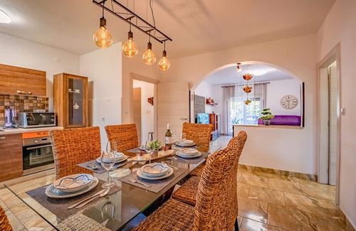 Jursici Appartement | Maison familiale avec piscine privée, petit paradis