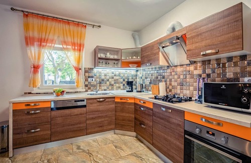 Jursici Appartement | Maison familiale avec piscine privée, petit paradis
