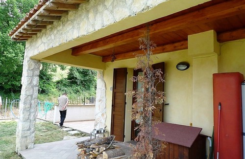 Spoleto Appartement | Appartement avec jardin privé et piscine commune à 1 km du centre