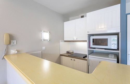Treboul Appartement | Appartement 'Appartement Vue Mer Sur Plage' avec vue sur la mer, piscine partagée et Wi-Fi