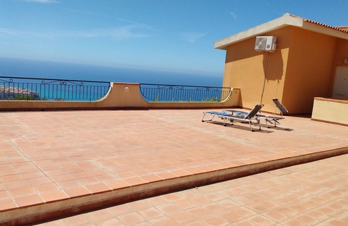 Parghelia Appartement | Apartment with stunnig views overlooking Tropea with fantastic pool
