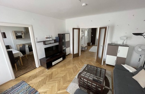 Hutteldorf Appartement | Apartment with terrace, view of Vienna, free parking, children welcome