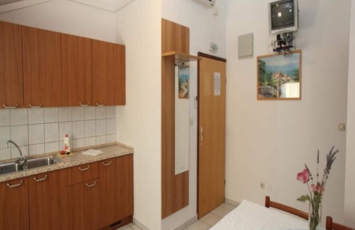 Cres Appartement | Appartement avec deux chambres et terrasse lit double