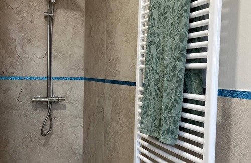Isolotto Lit Et Petit-Déjeuner | Apartment with two spacious rooms, a bathroom and a kitchen with a balcony.