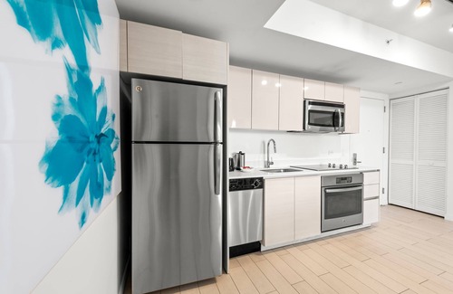 Hallandale Beach Appartement | Apartment with Water Views – 12th Floor