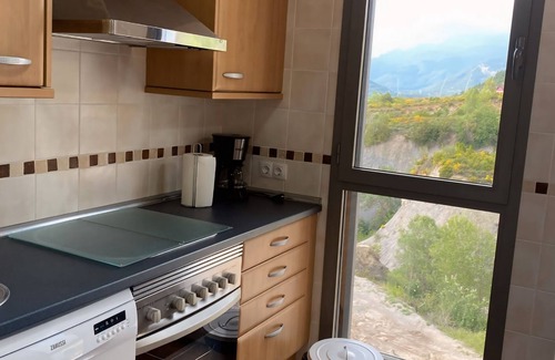 Abena Appartement | Apartment with views of the Pyrenees with free Wifi and Netflix