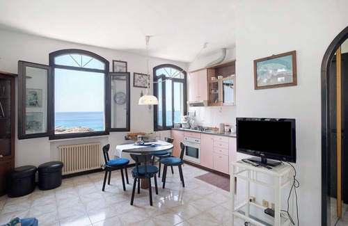 Bordighera Maison | Appartement 'Wonderful Flat By Sea Chez Monique' avec vue sur la mer, terrasse privée et Wi-Fi