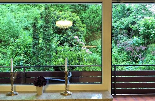 Baden-Baden Appartement | Apartment - zentrumsnah, eigener Parkplatz und großer Balkon ins Grüne
