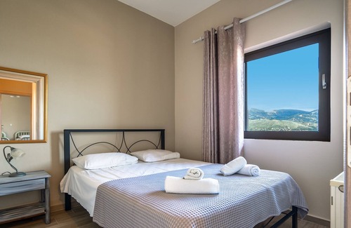 Lixouri Appartement | Apartment "Zois 1" with Sea View, Garden & Wi-Fi