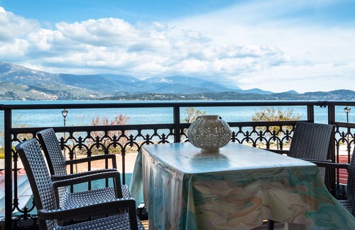 Lixouri Appartement | Apartment "Zois 1" with Sea View, Garden & Wi-Fi
