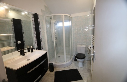 Cholet Appartement | Appartements entier 6 personnes climatisation parking privé
