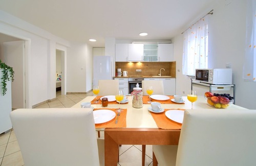 Malinska-Dubasnica Appartement | appartements Juros Sveti Vid avec piscine