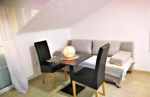 Gornji Karin Appartement | Apartments Milic - Studio Apartment with Sea View 4 - 2