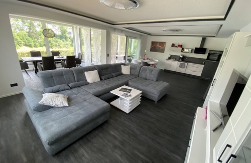 Saaldorf Copropriété | Apartments -Saaldorf WG 5 with balcony and view of the reservoir