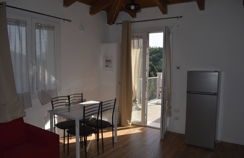 Beverino Copropriété | Apartments surrounded by greenery, valley view with livable outdoor areas