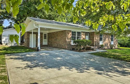 Apex Maison | Apex Home about 15 Mi to Downtown Raleigh!