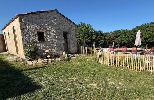Saint-Mathieu-de-Treviers Autre | Apiana guest house with exceptional 25 m swimming pool, relaxation pool and spa.