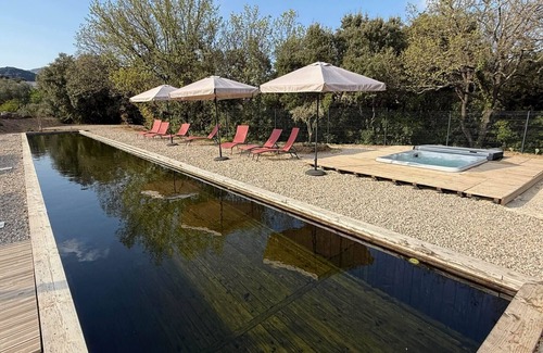 Saint-Mathieu-de-Treviers Autre | Apiana guest house with exceptional 25 m swimming pool, relaxation pool and spa.