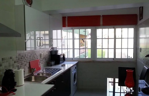 Rio de Mouro Appartement | Apis Red Apartment, Télévision par câble, Wifi