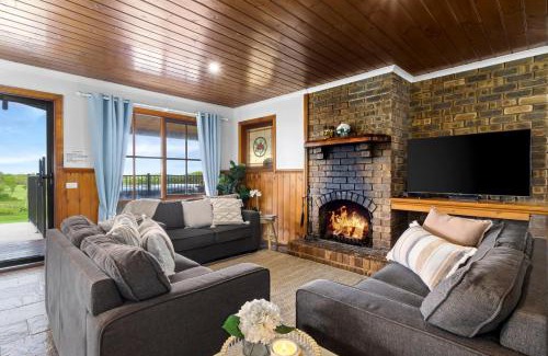 Marengo Maison | Apollo Bay Cottages- Wild Dog