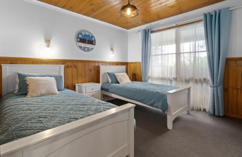 Marengo Maison | Apollo Bay Cottages- Wild Dog