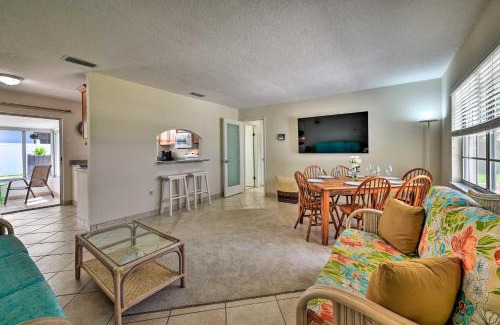Apollo Beach Maison | Apollo Beach Gem with Pool The Flamingo House