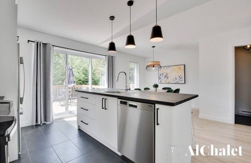 Pont-Rouge Chalet De Ski | Apollon | Paradis familial | Piscine, spa, sauna