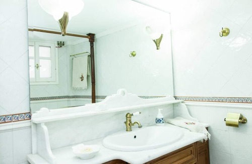 Delfoi Maison | Apollon Stone Villa in Delphi with Stunning View (3bed/2bath) Sleeps 6
