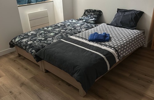 Cherbourg-en-Cotentin Appartement | App #2 moderne rénové RDC 4pers