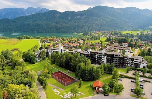 Fuessen Appartement | App 3/18 - Helle, Moderne Fewo mit Balkon und Bergblick - Ferienappartements Weissensee