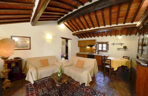 San Pietro a Cegliolo Appartement | APP. GERANIO x4 Beautiful farmhouse surrounded by nature, with swimming pool just 3 km from Cortona