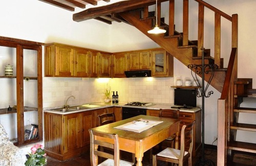 San Pietro a Cegliolo Appartement | APP. MUGHETTO x4 Beautiful farmhouse surrounded by nature, with swimming pool just 3 km from Cortona