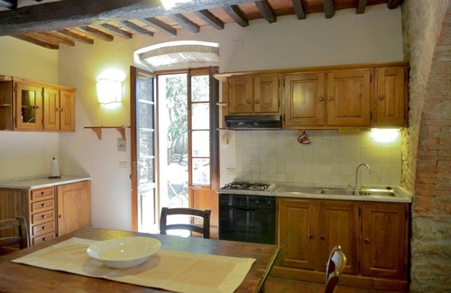 San Pietro a Cegliolo Appartement | APP. PAPAVERO x8 Beautiful farmhouse surrounded by nature, with swimming pool just 3 km from Cortona