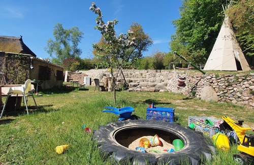 Pantow Appartement | App. Tueddelkroms, 2-3 p., in dreamlike secluded location, barbecue, near Binz