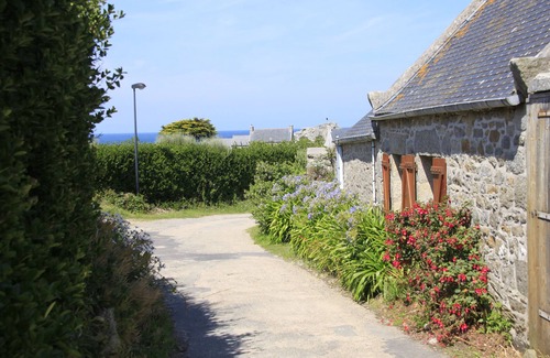 Brignogan-Plage Appartement | Appartement neuf, à 5minutes de la plage, commerce au RDC, pour 4 personnes.