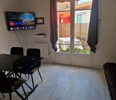 Saint-Hippolyte Appartement | Appartement avec terrasse Saint Laurent de la salanque