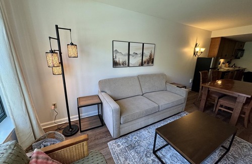 Vernon Copropriété | Mountain Resort | Pool | Hot Tubs | Gym | Café | Wineries 330