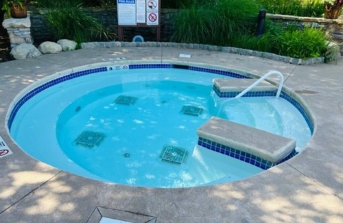 Vernon Copropriété | Mountain Resort | Pool | Hot Tubs | Gym | Café | Wineries 330