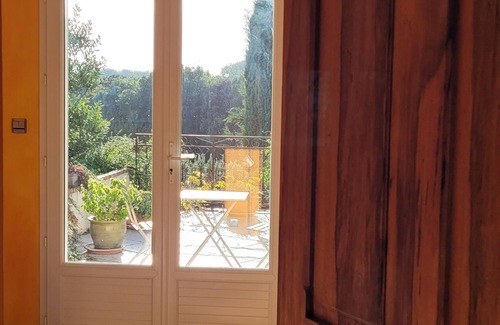 Mondragon Appartement | Apparently T2 in house in the middle of the vineyards